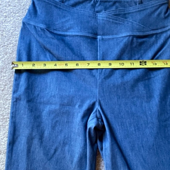 HALARA Women's Flare & Wide Leg Jeans - Blue med/petite 26x29 - Picture 7 of 11